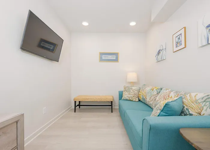 Apartment Sea Glass 305 *